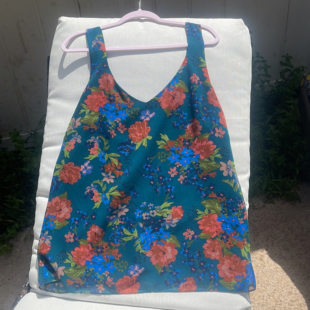 CAbi Sleeveless Floral Blouse XL